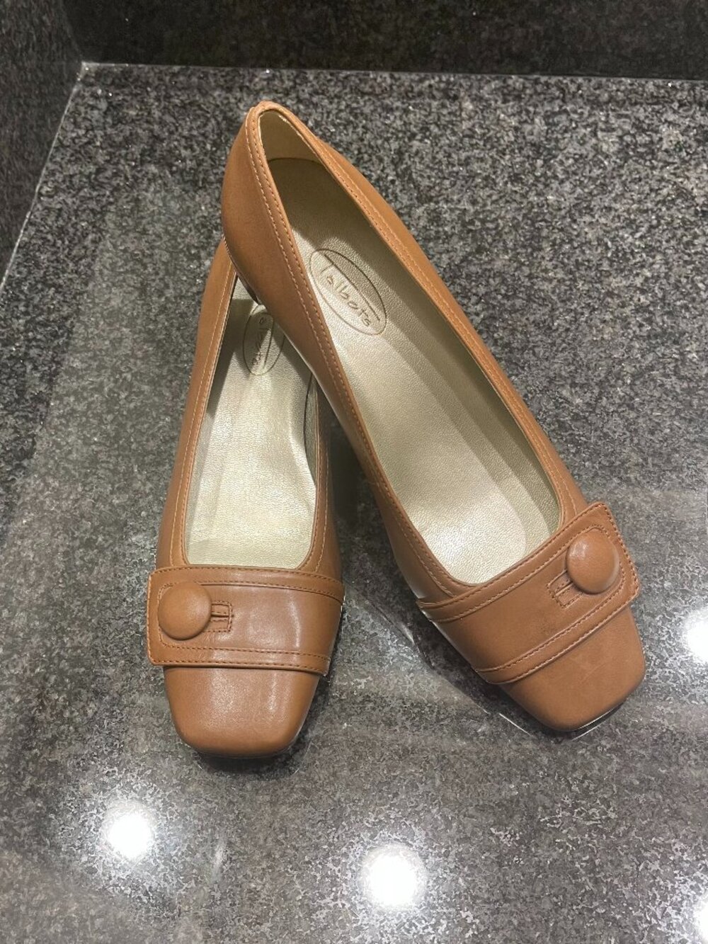 Talbot's women's leather low heel brown NWT 8AA classic elegant mad men retro